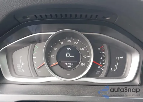 2017 Volvo S60 T5 Dynamic z USA, uszkodzony, nr VIN YV126MFL6H2422493